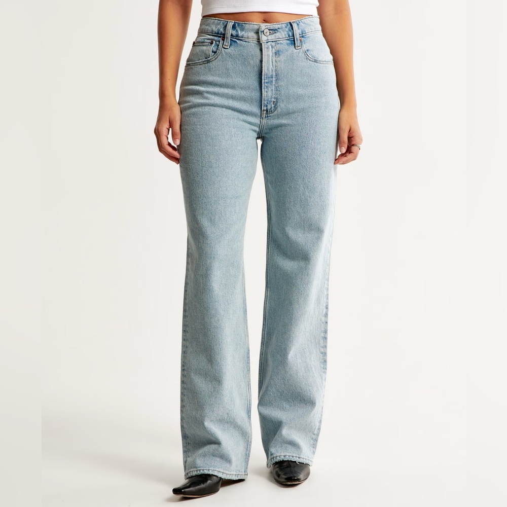 Abercrombie and Fitch Curve Love High Rise 90s Relaxed Jean